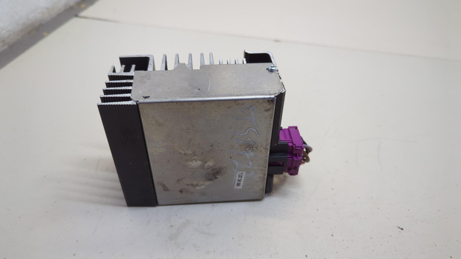 Преобразователь напряжения (адаптер)