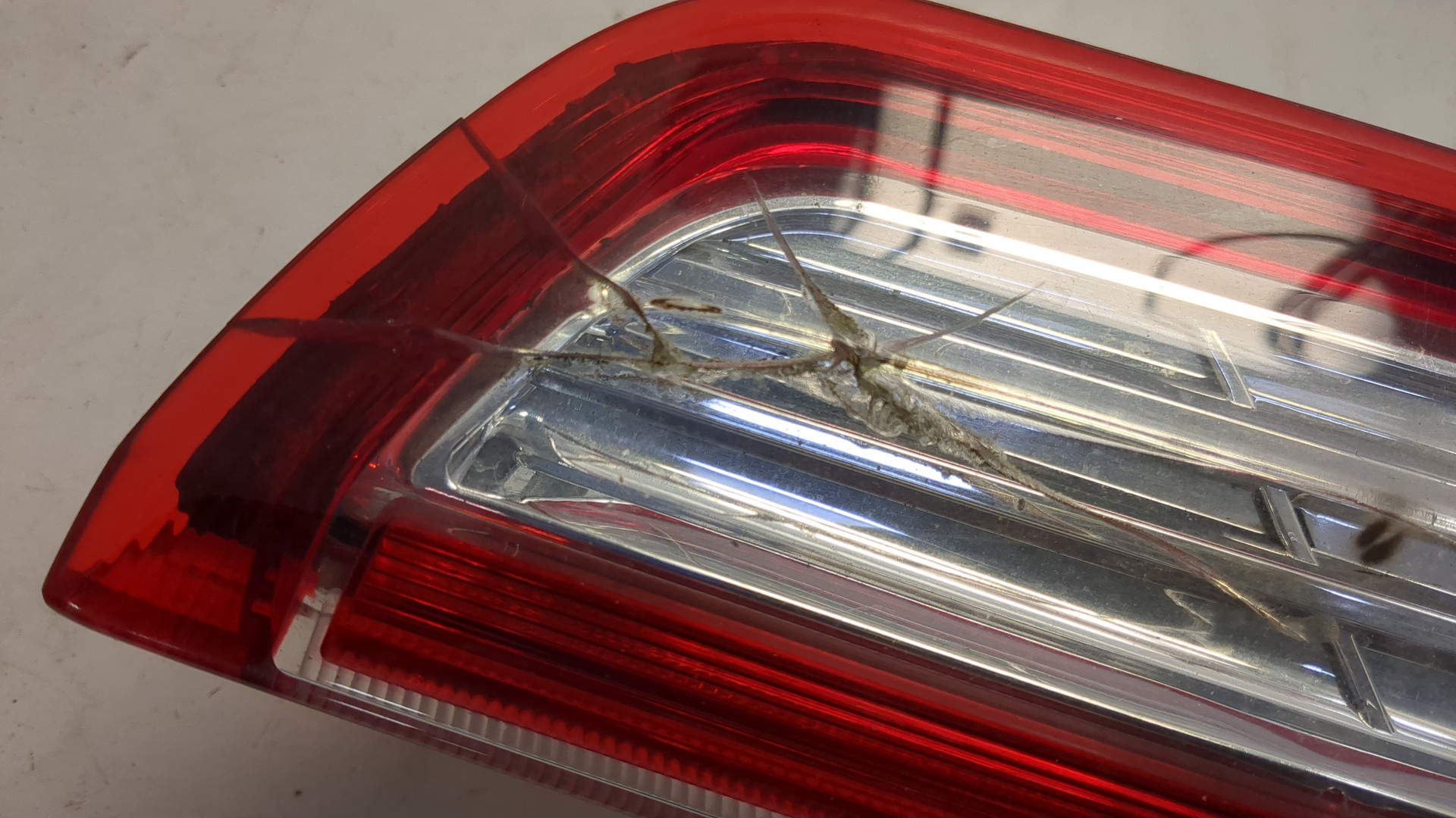 Фонарь задний правый