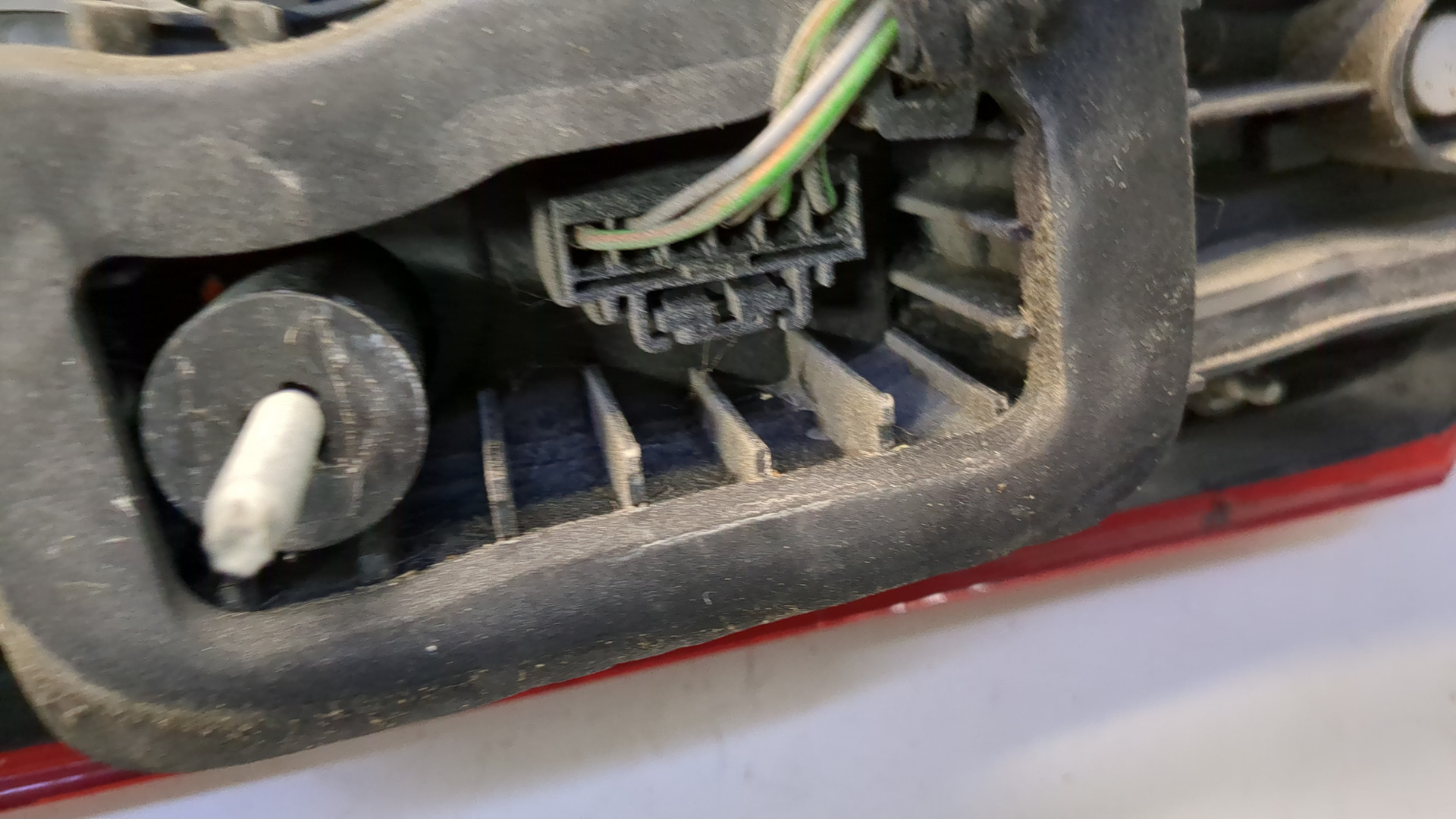 Фонарь задний правый