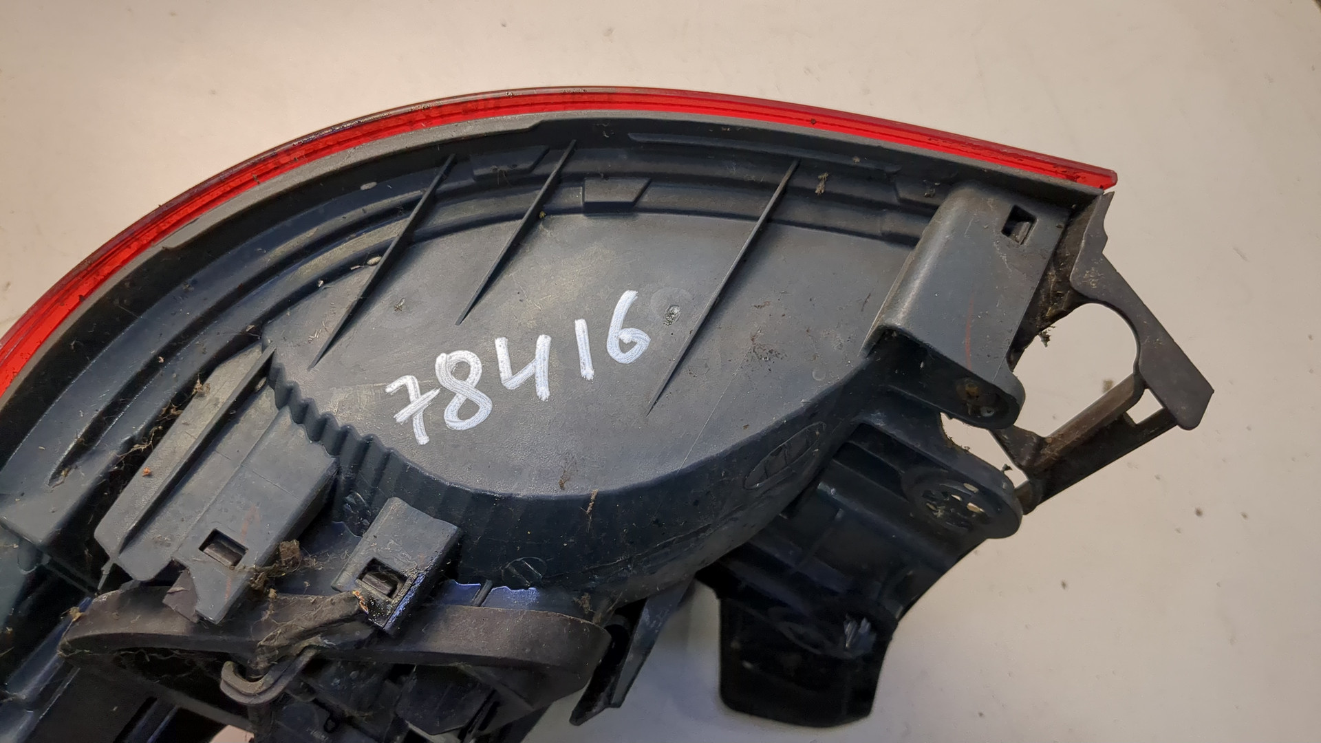 Фонарь задний левый