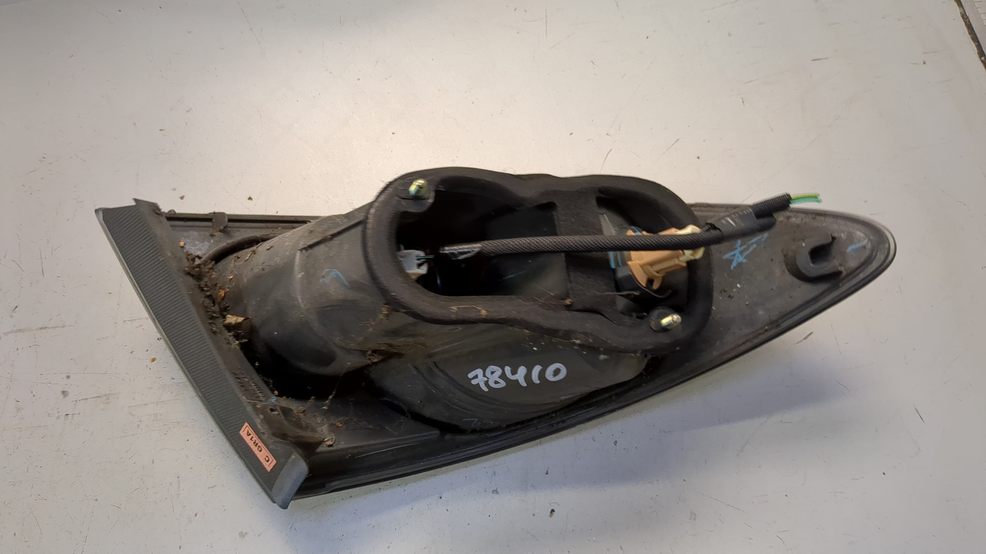 Фонарь задний правый