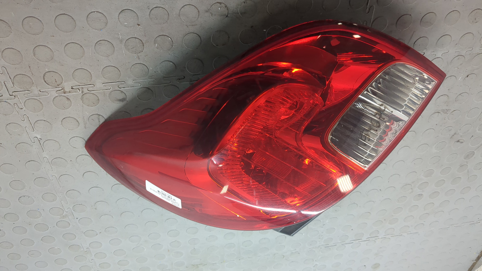 Фонарь задний правый