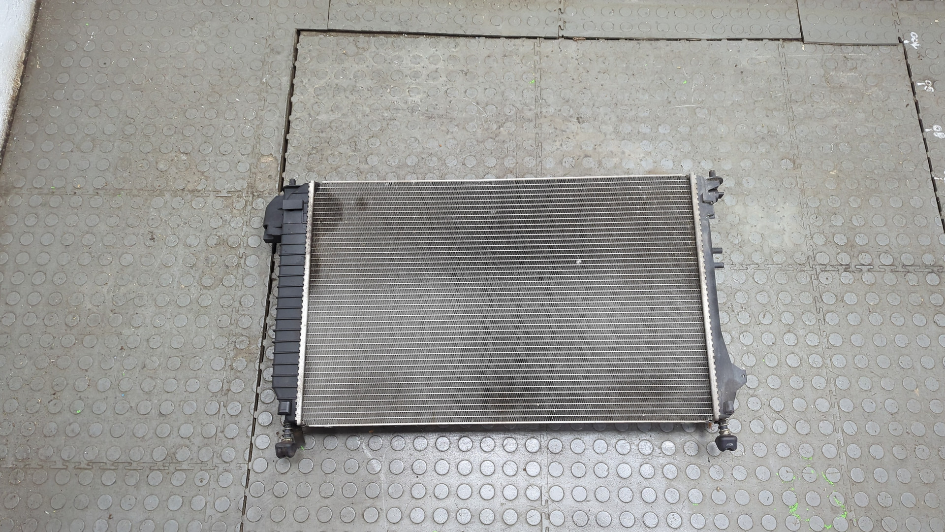 Радиатор охлаждения двигателя основной