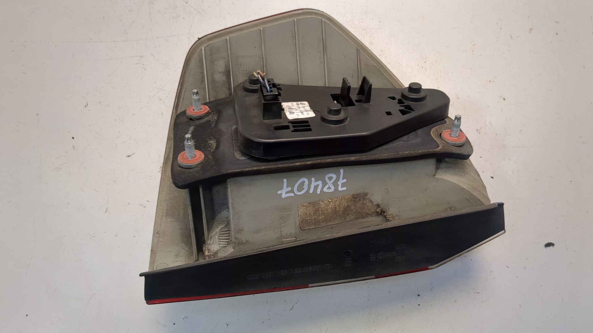 Фонарь задний правый