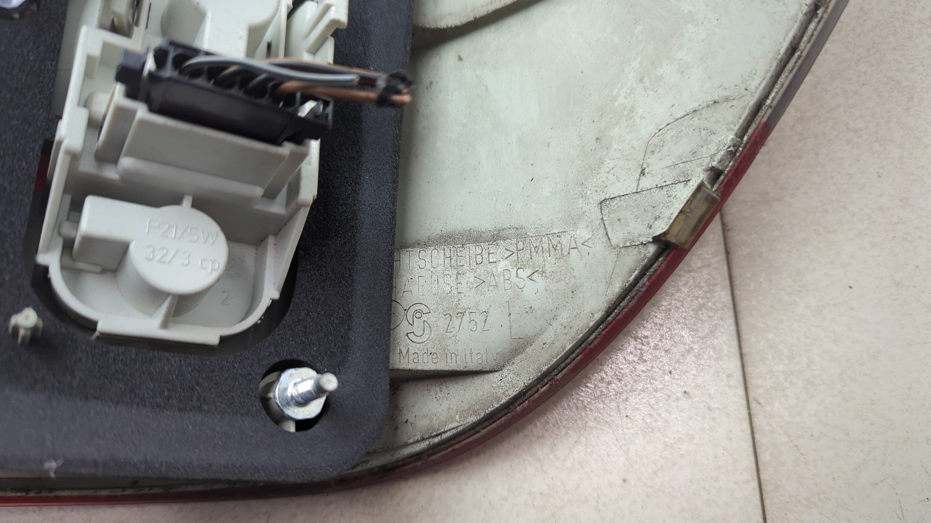 Фонарь задний левый