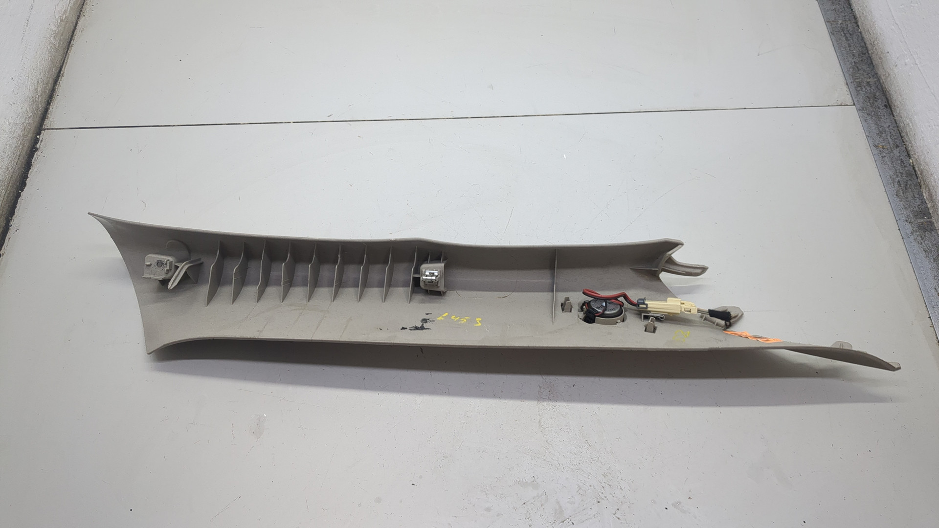 Обшивка стойки