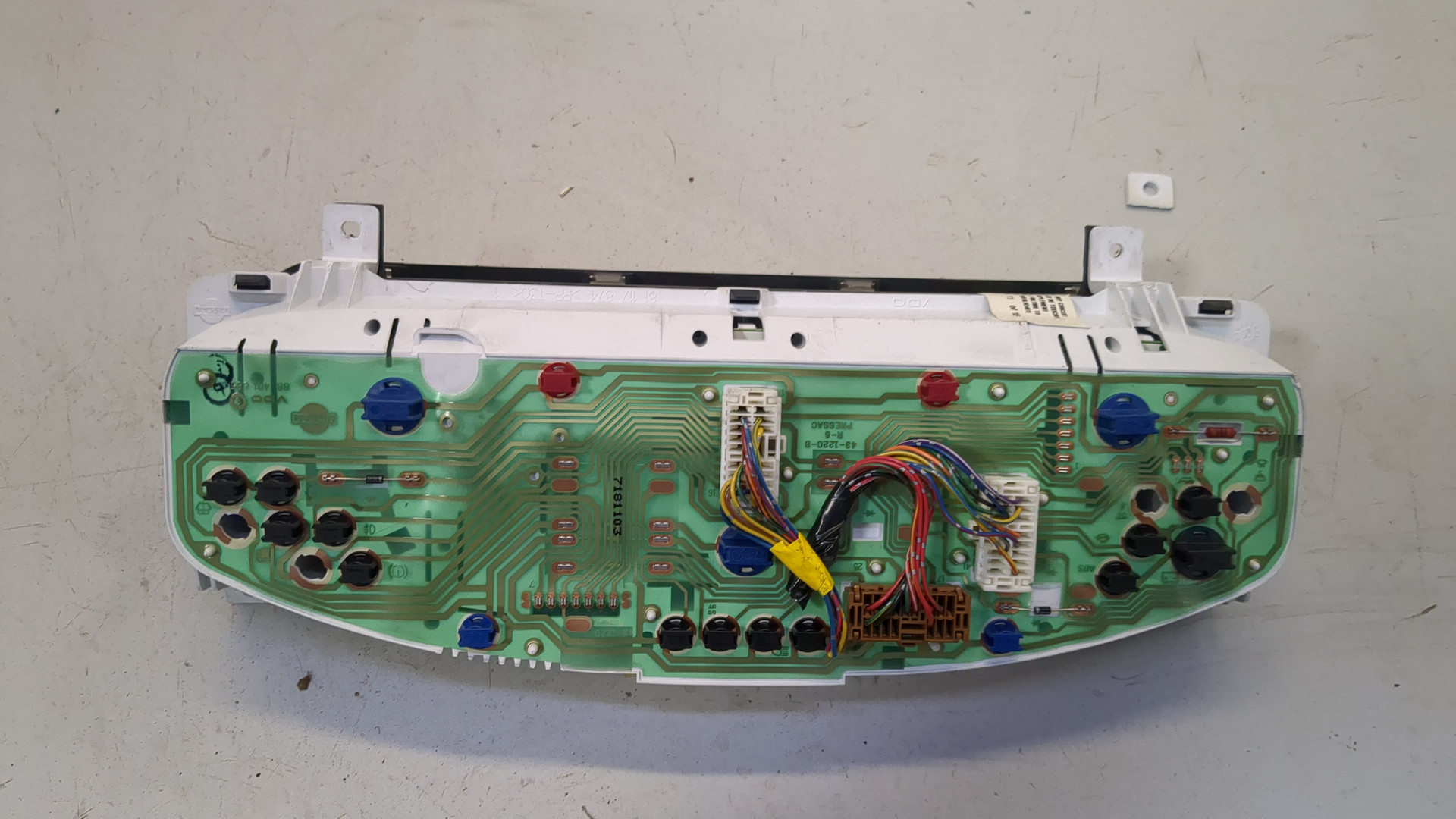 Панель приборов