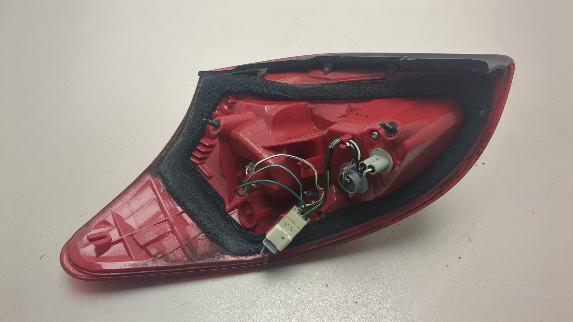 Фонарь задний правый