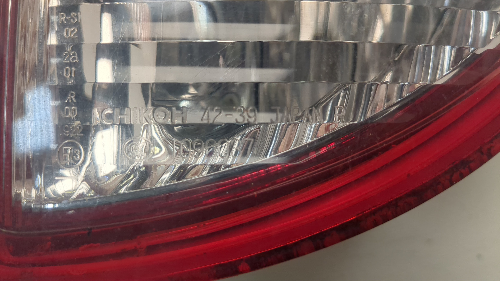 Фонарь задний правый