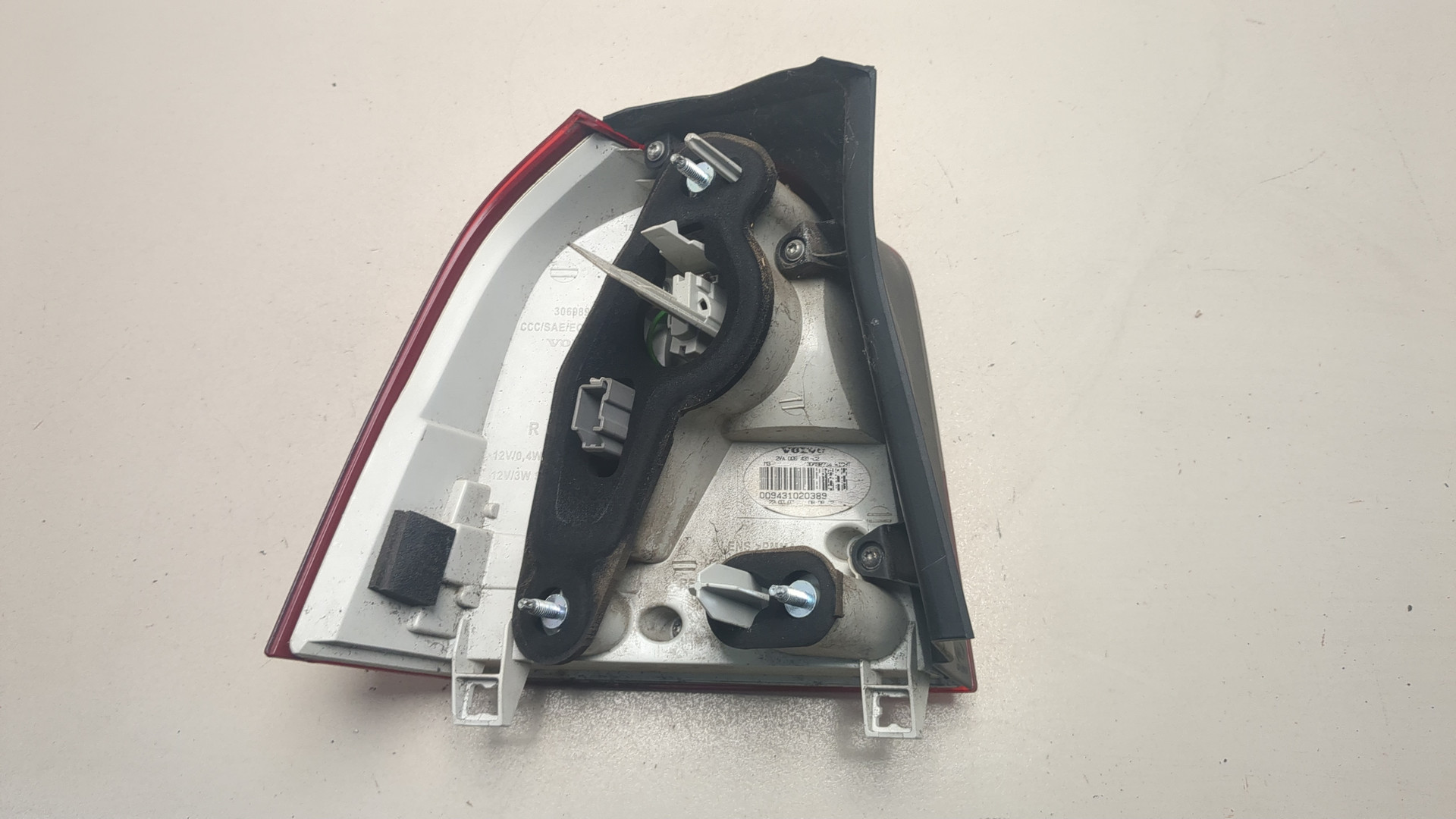 Фонарь задний правый