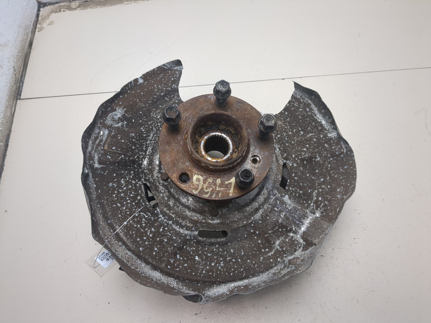 Кулак поворотный задний левый