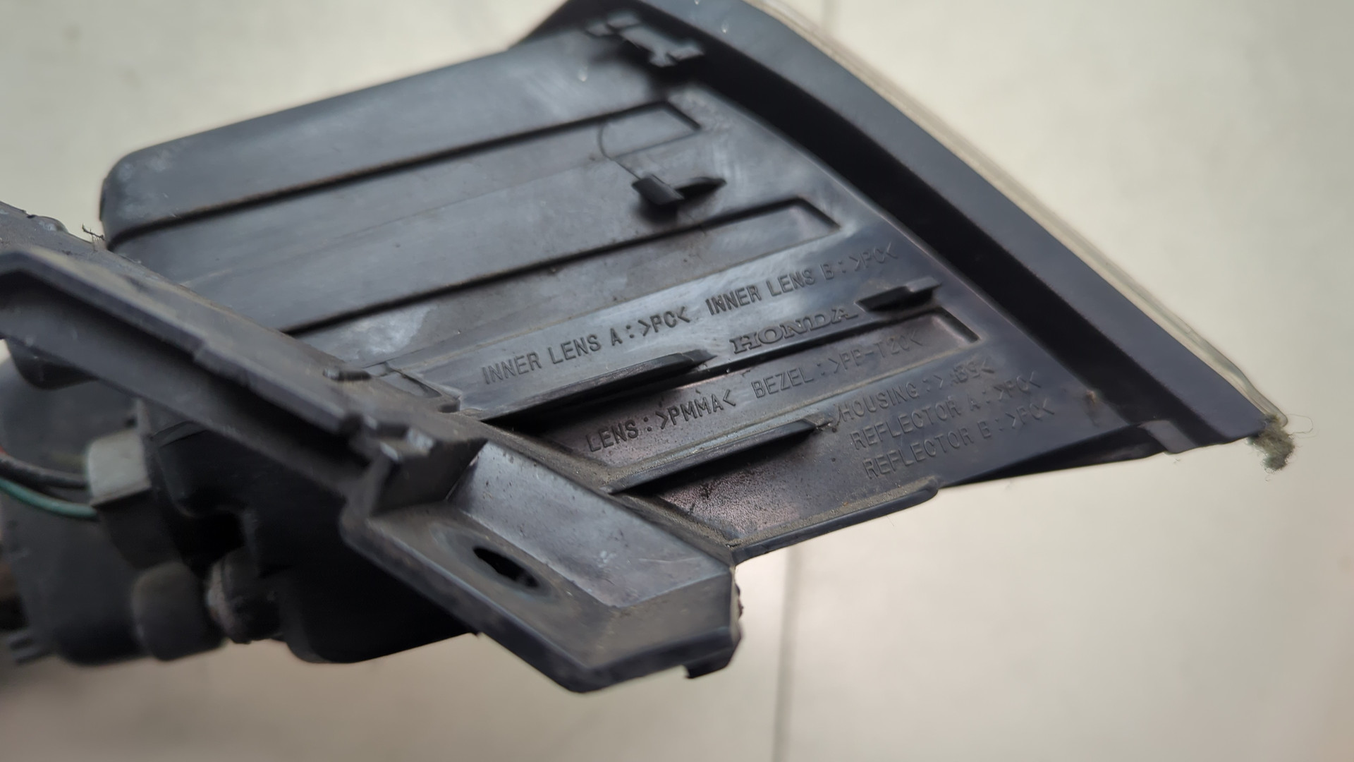 Фонарь задний правый