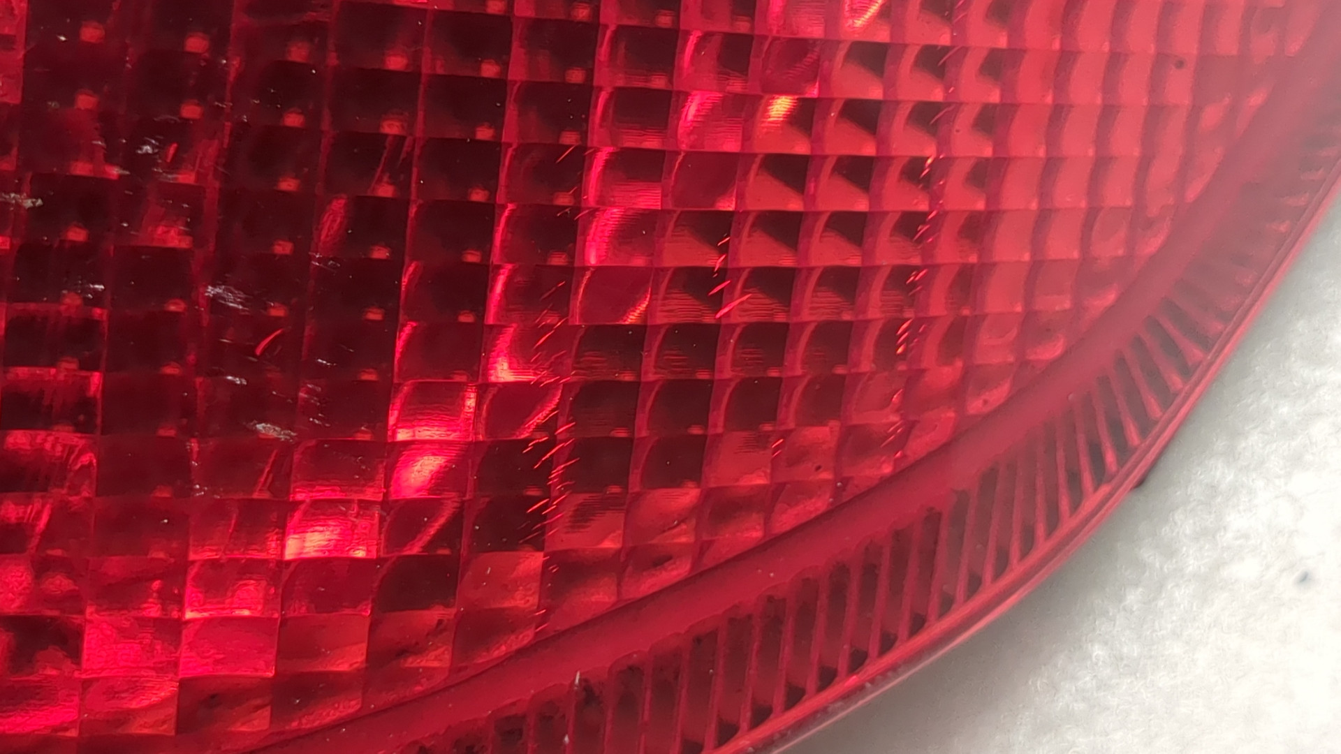 Фонарь задний правый