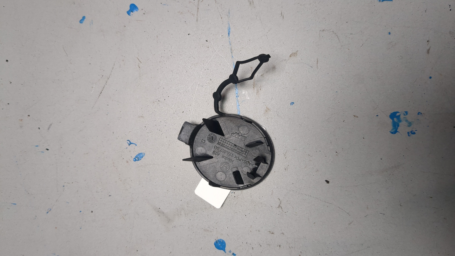 Заглушка буксировочного крюка