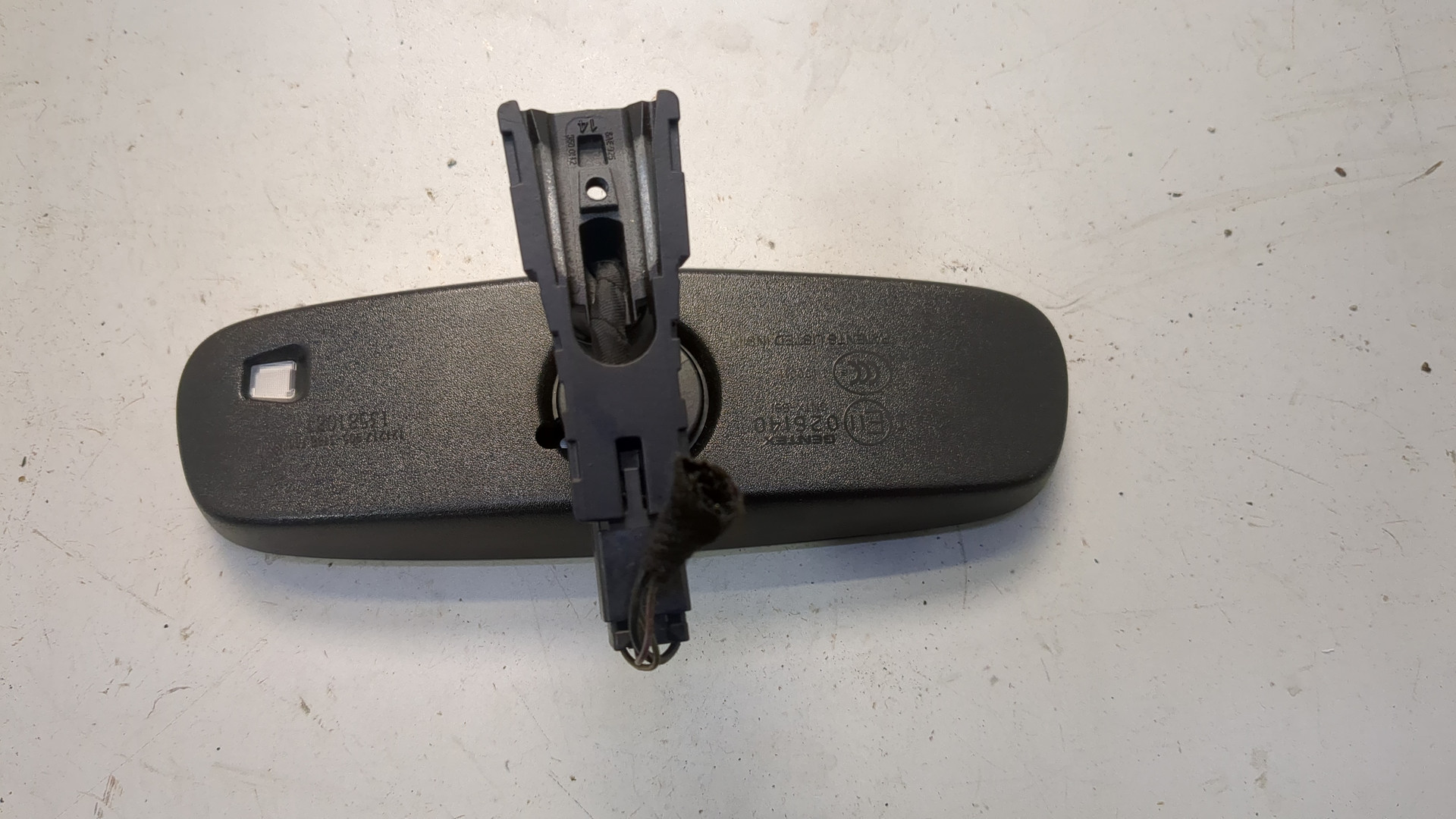 Зеркало заднего вида