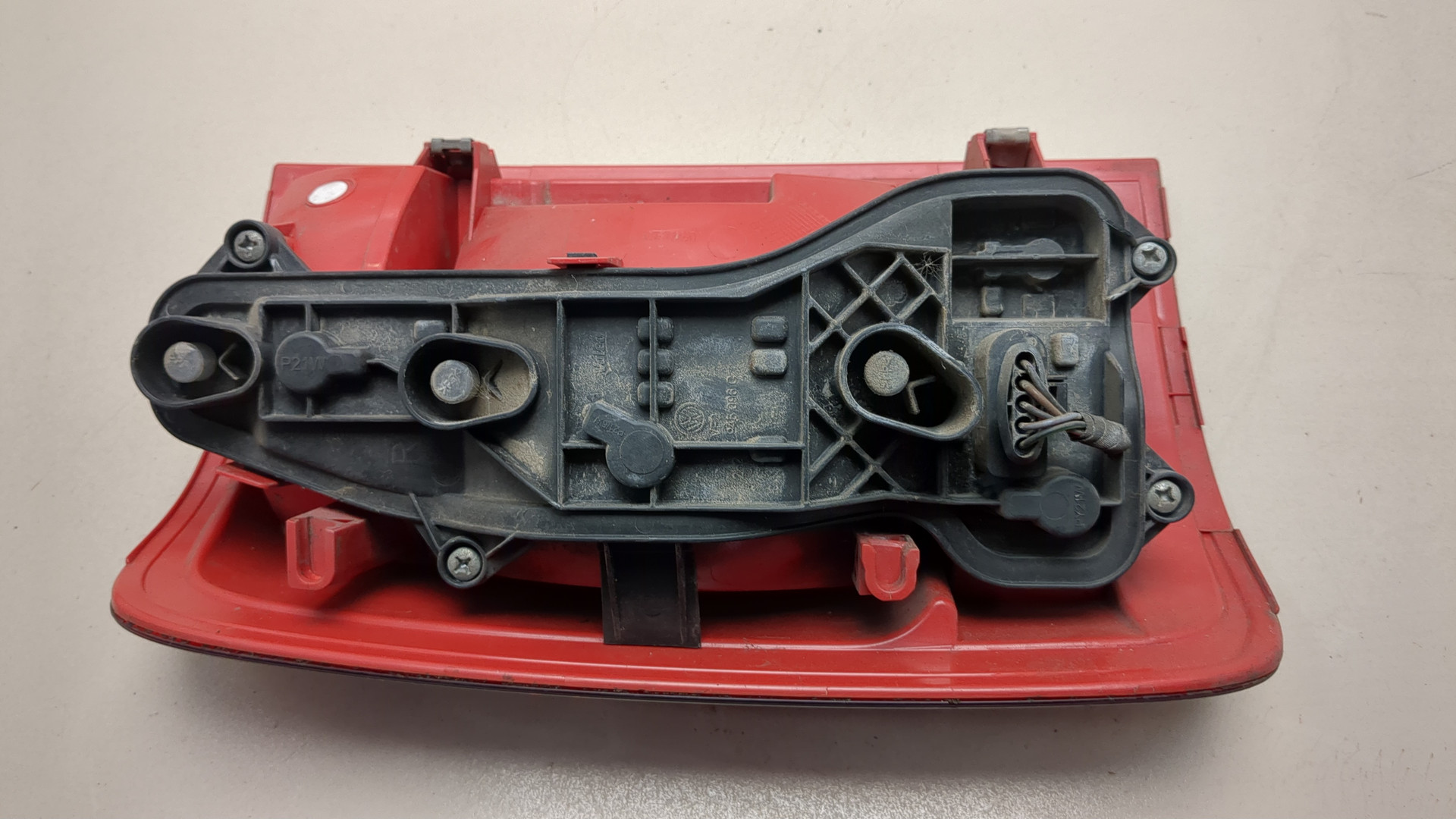 Фонарь задний правый