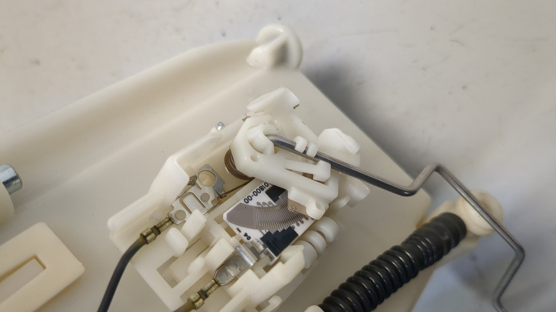 Насос топливный электрический