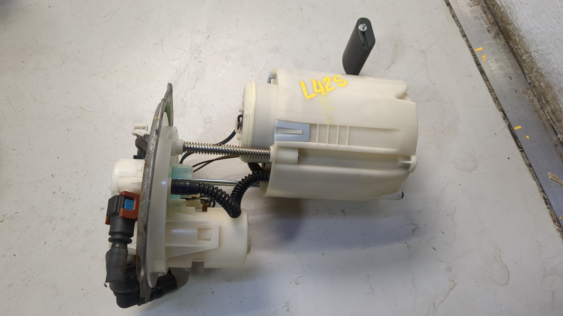 Насос топливный электрический