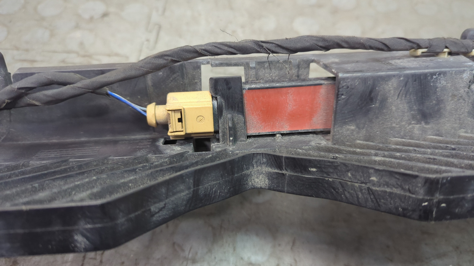 Усилитель заднего бампера