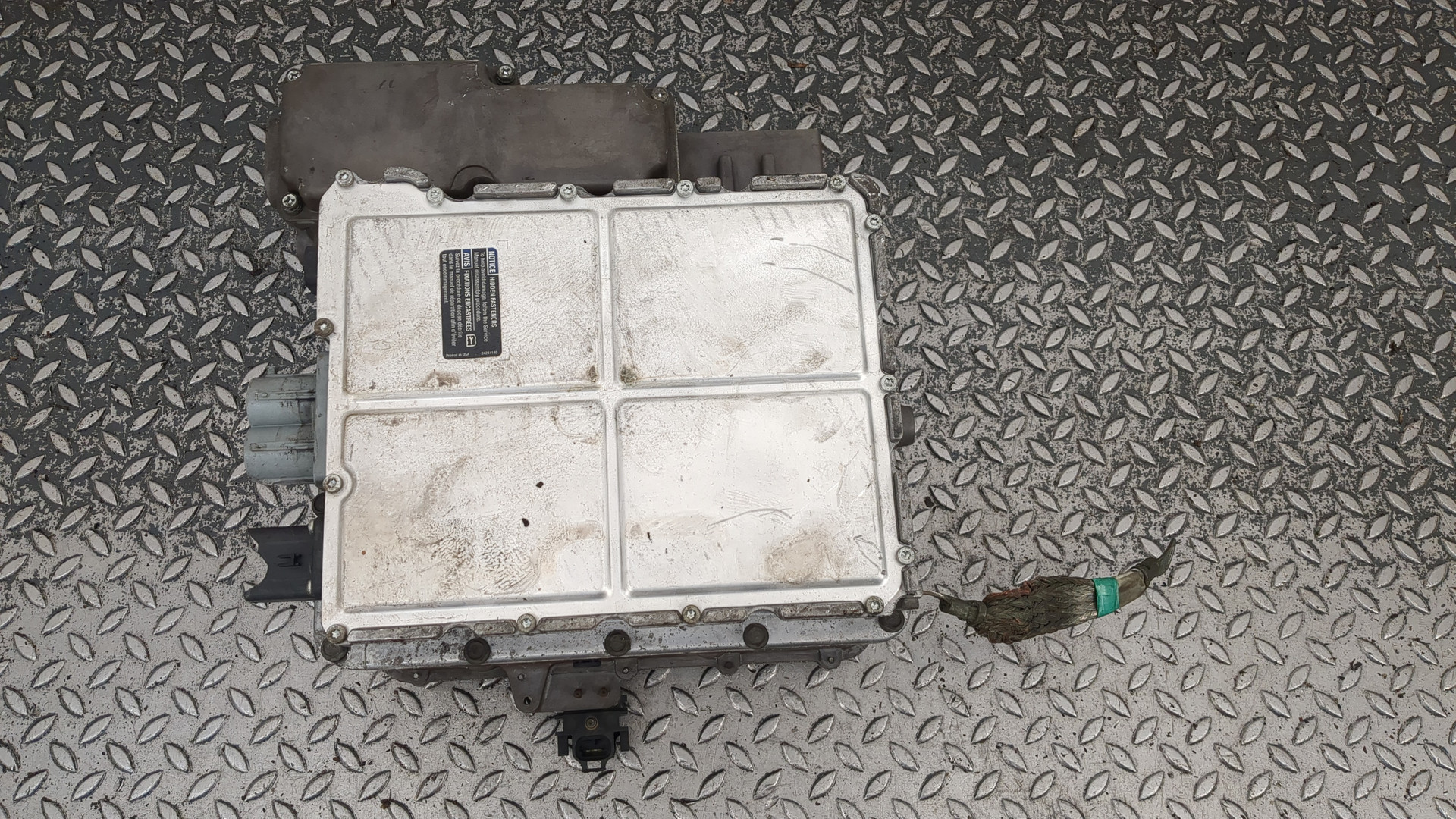 Преобразователь напряжения (адаптер)