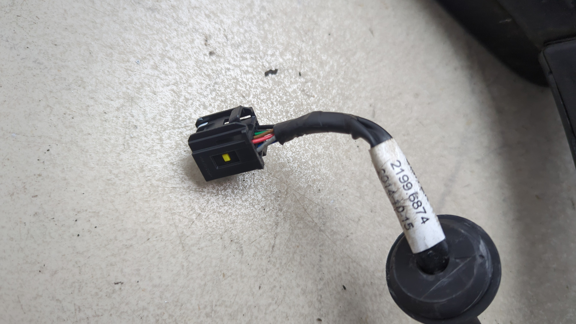 Зеркало правое электрическое