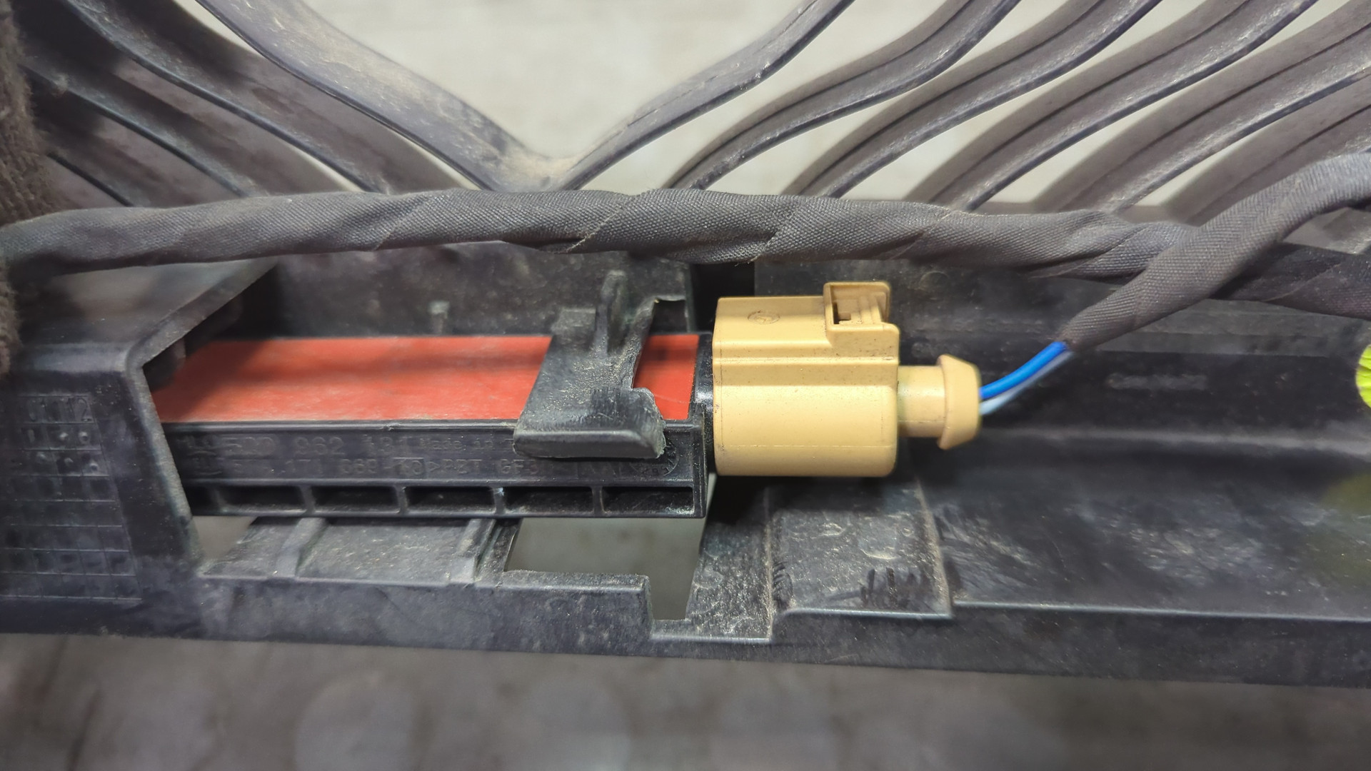 Усилитель заднего бампера