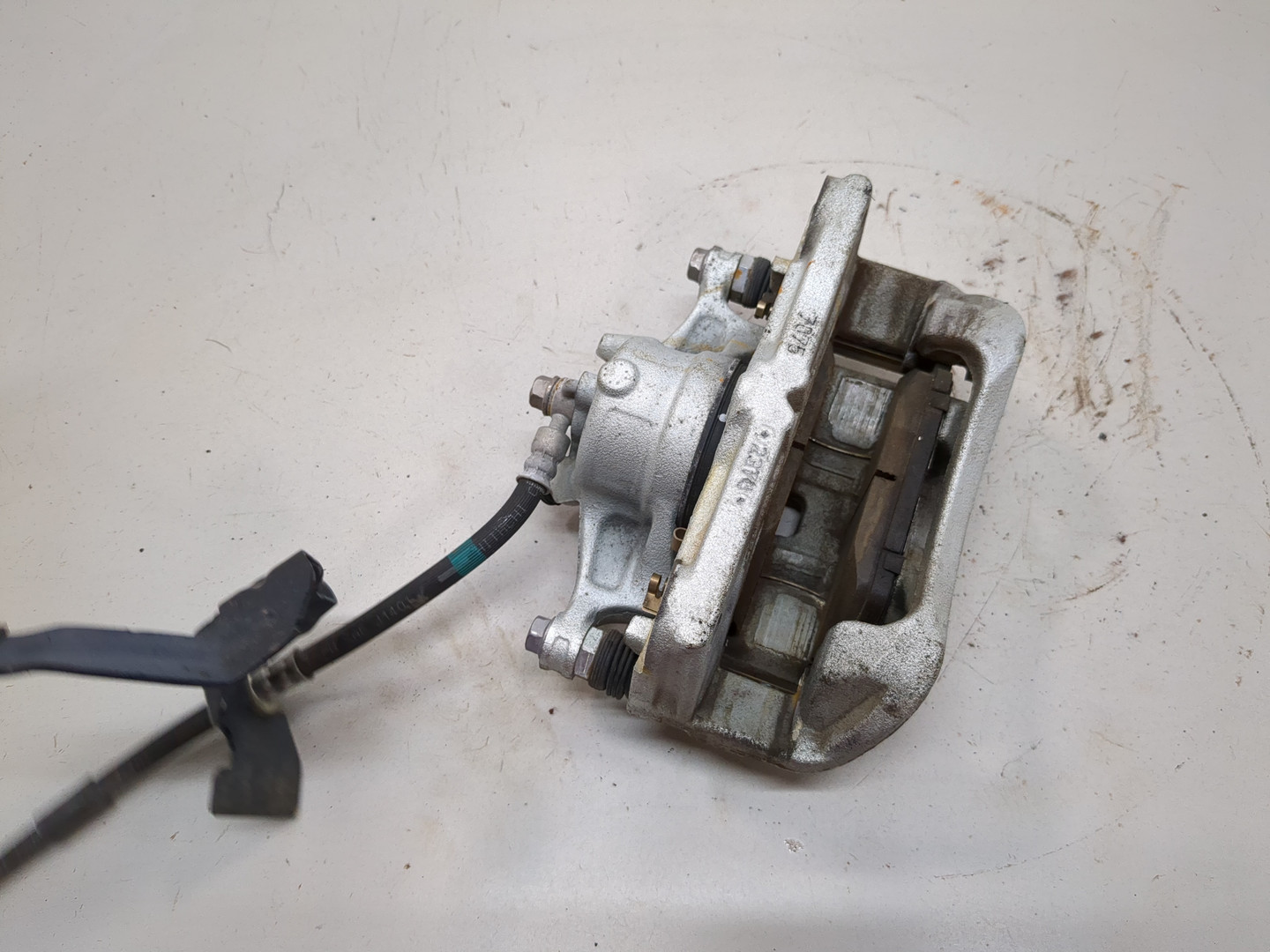 Суппорт передний левый