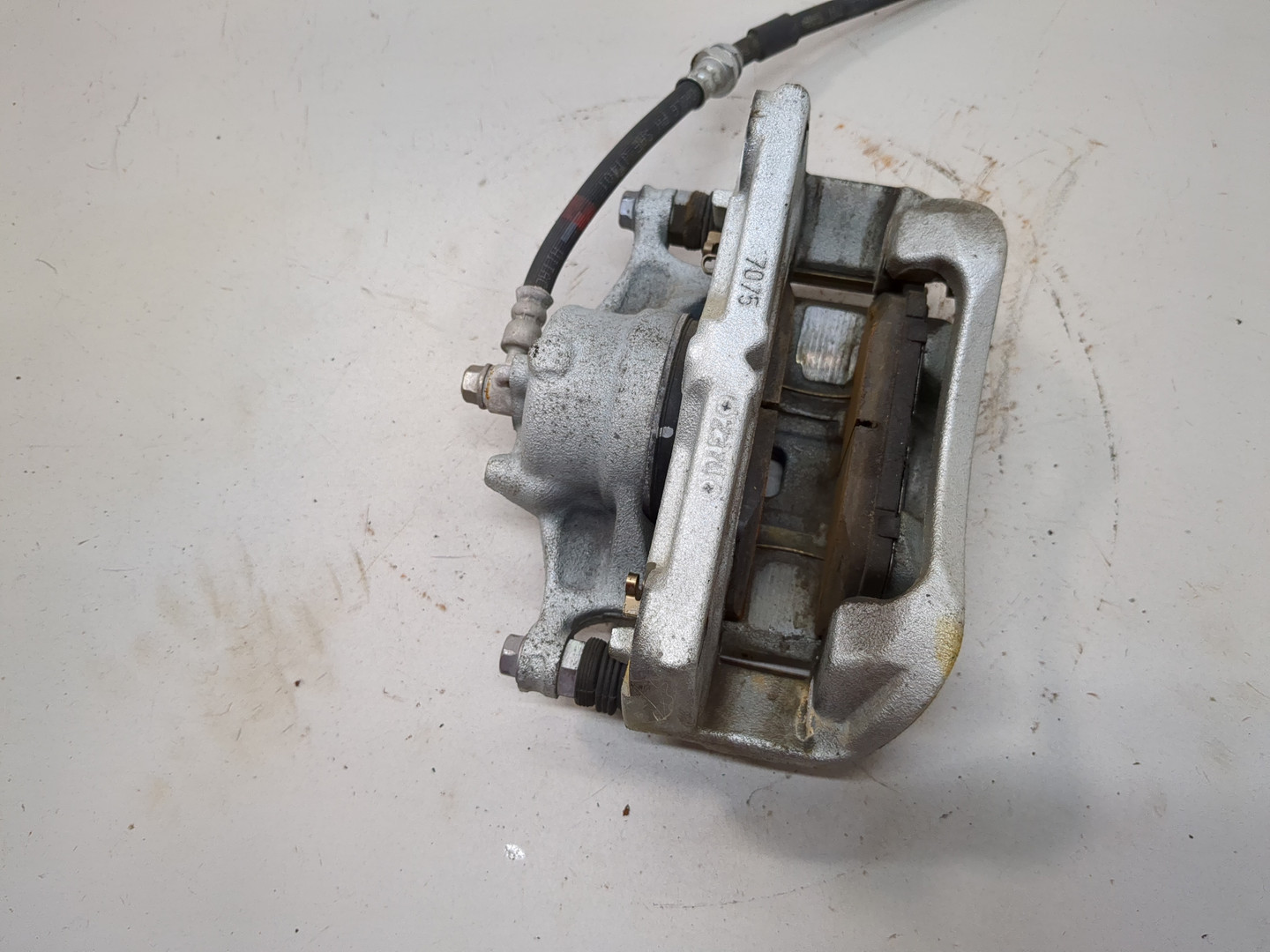 Суппорт передний правый