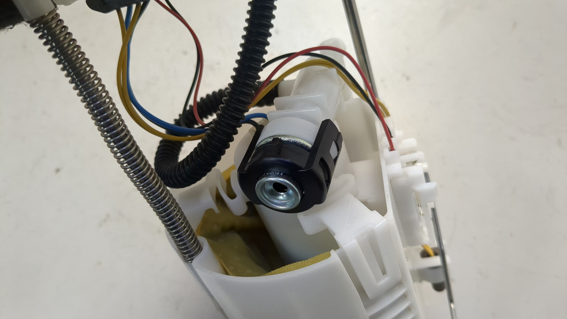 Насос топливный электрический