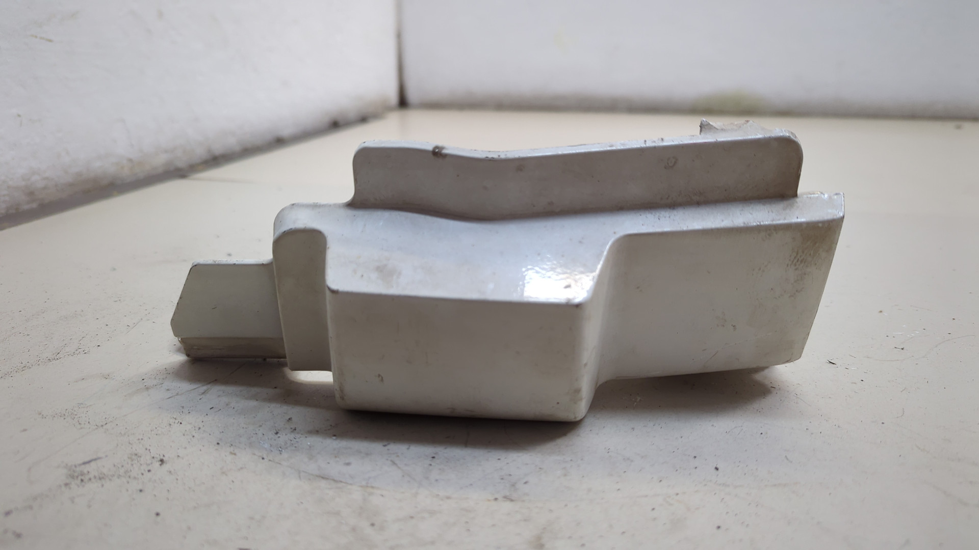 Накладка двери передней правой