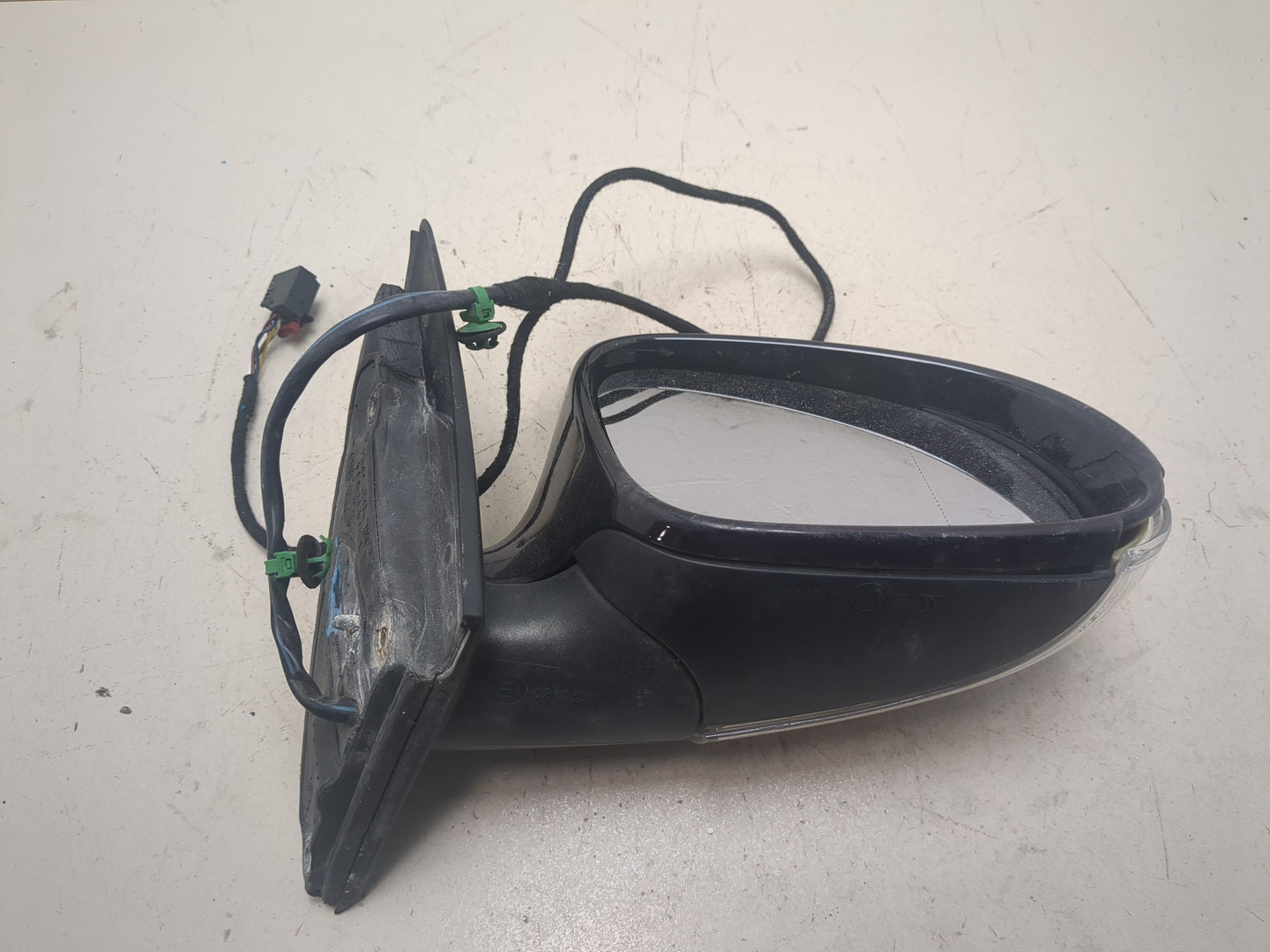 Зеркало правое электрическое