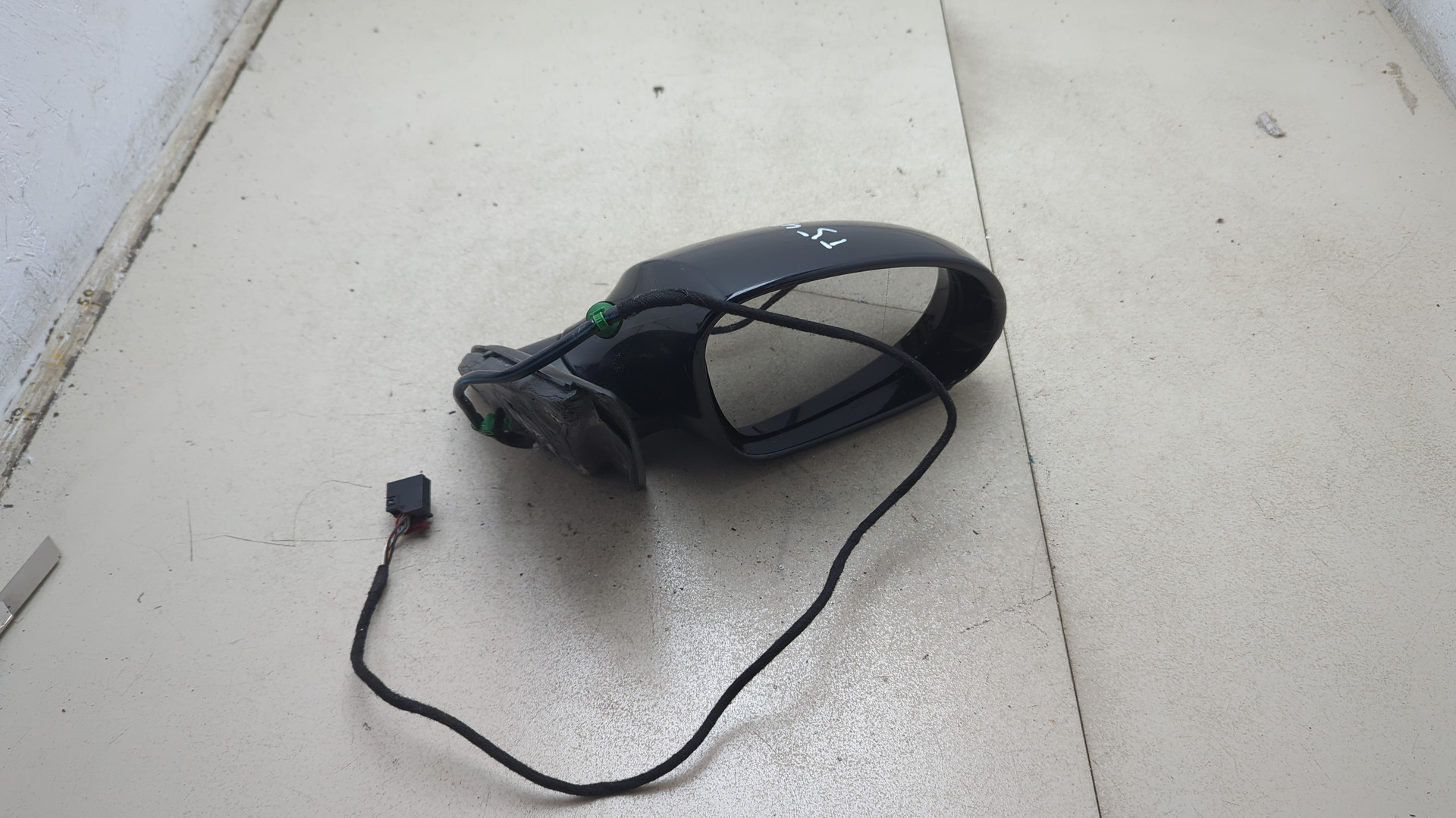 Зеркало правое электрическое