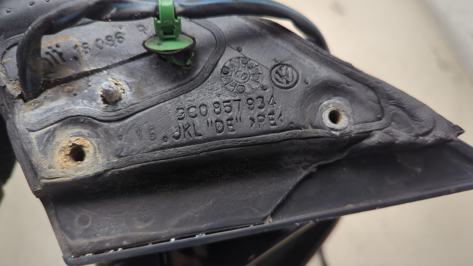 Зеркало правое электрическое