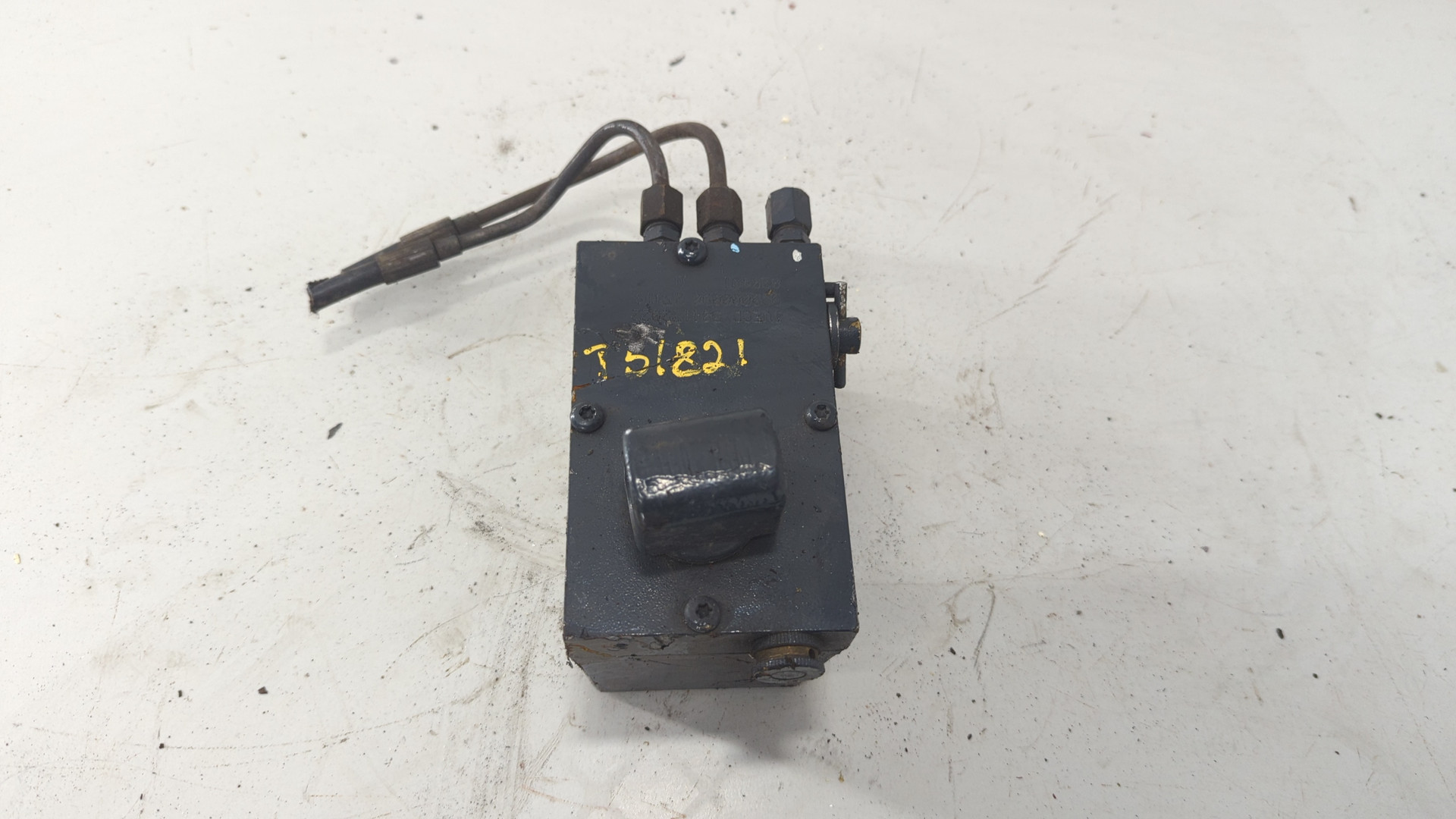 Насос подъема кабины