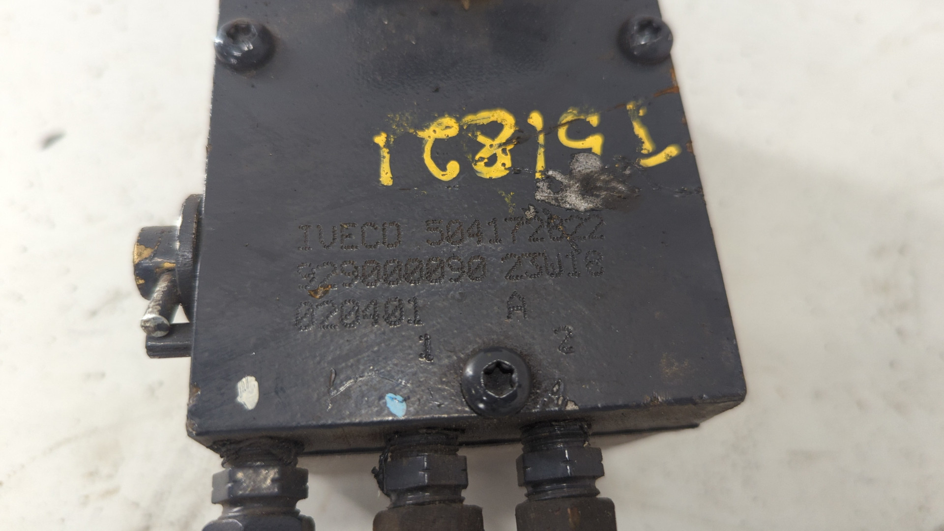 Насос подъема кабины