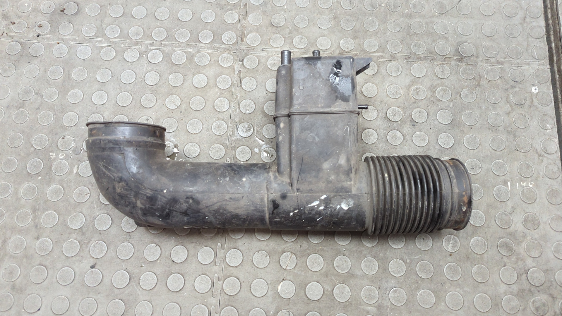 Патрубок воздушного фильтра