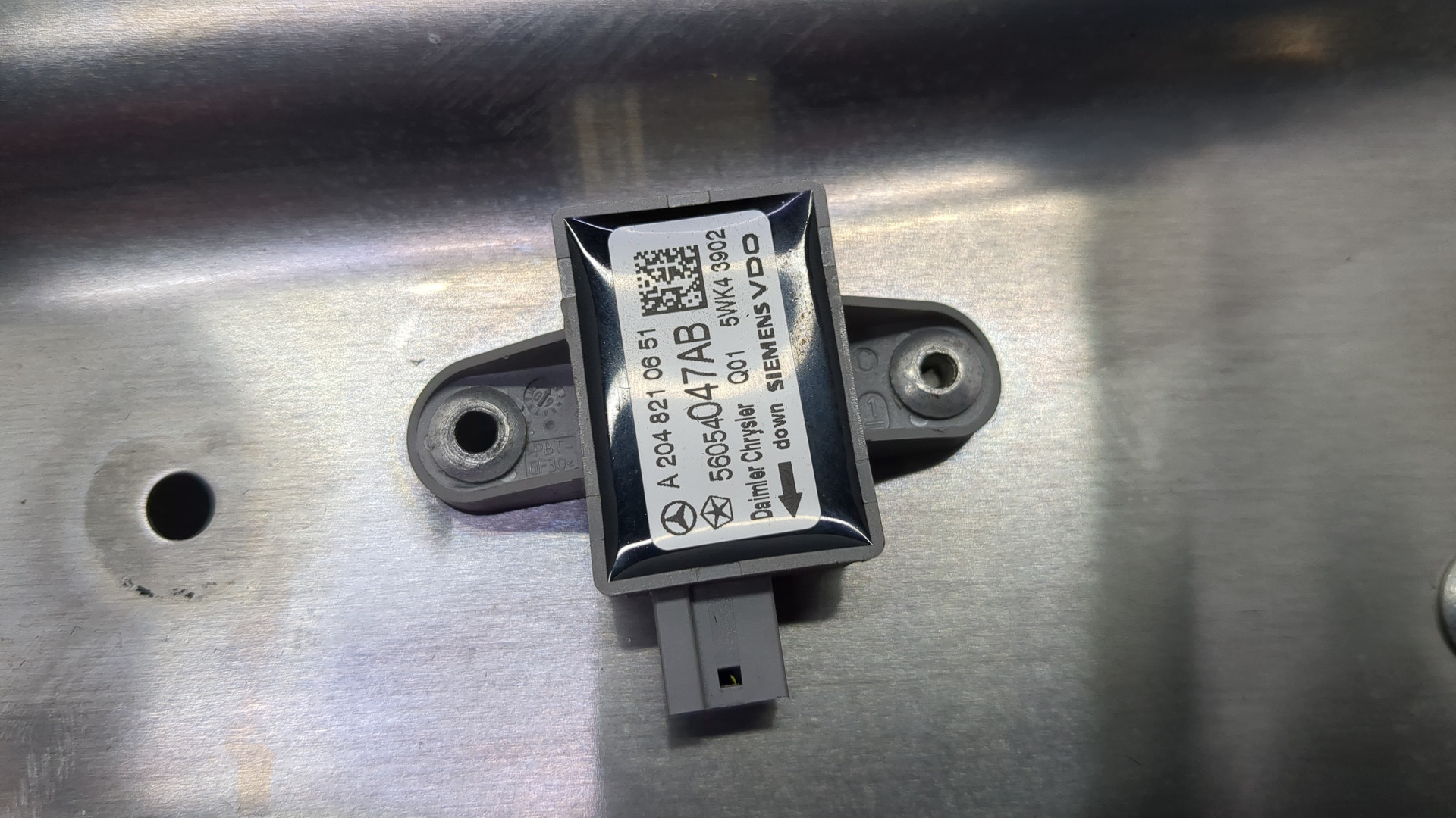 Стеклоподъемник электр. передний правый