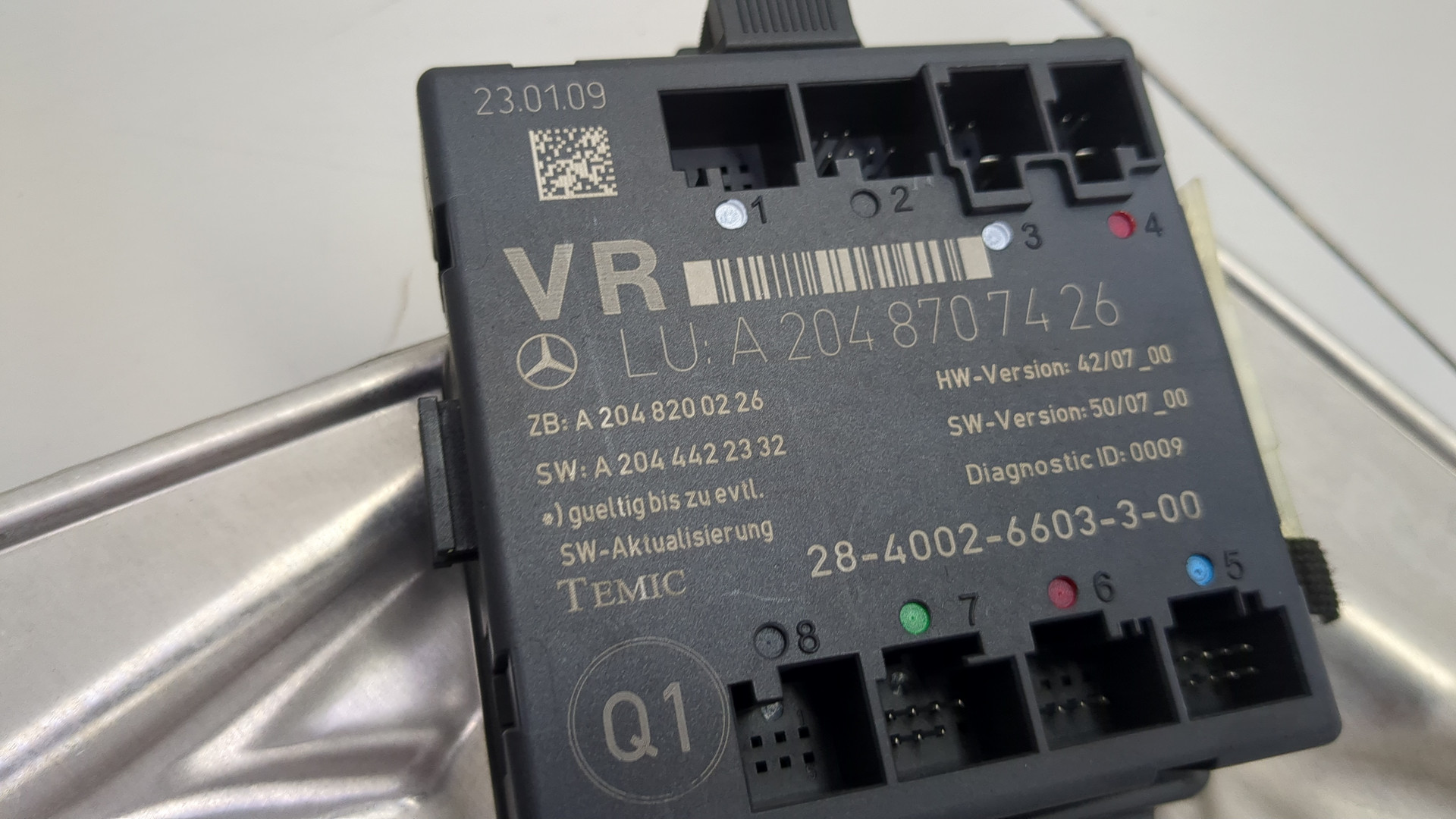 Стеклоподъемник электр. передний правый