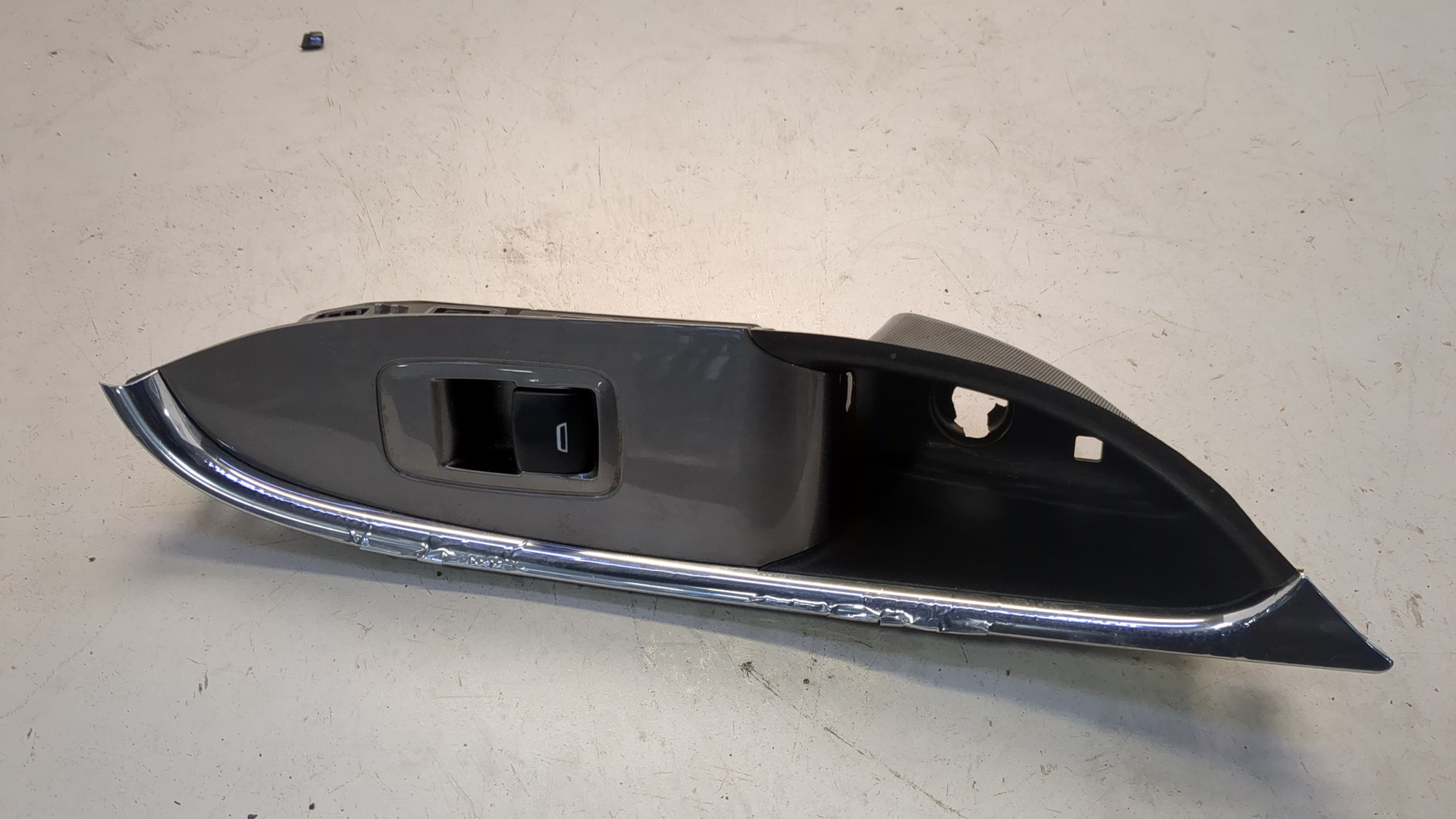 Кнопка стеклоподъемника