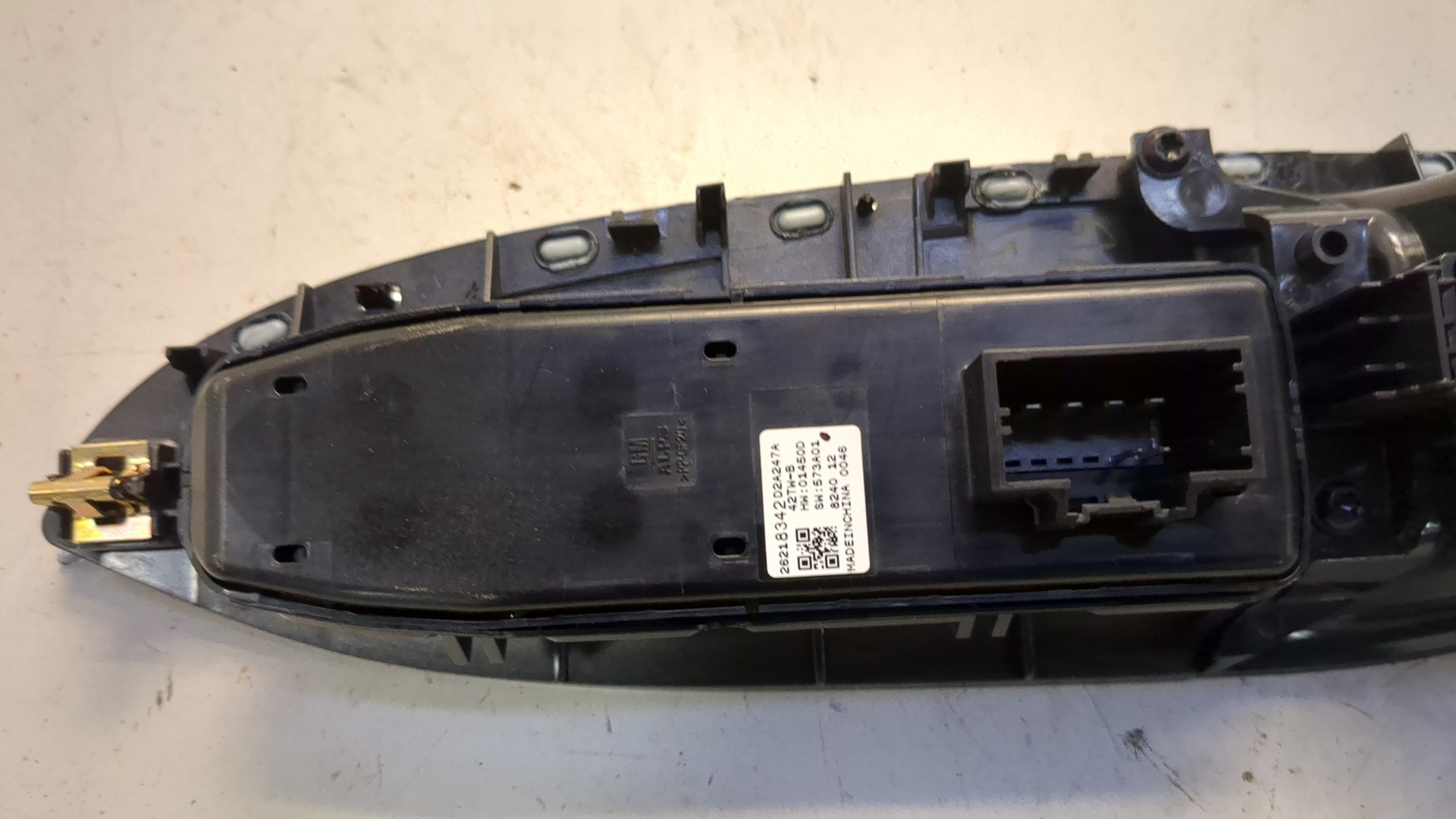 Кнопка стеклоподъемника