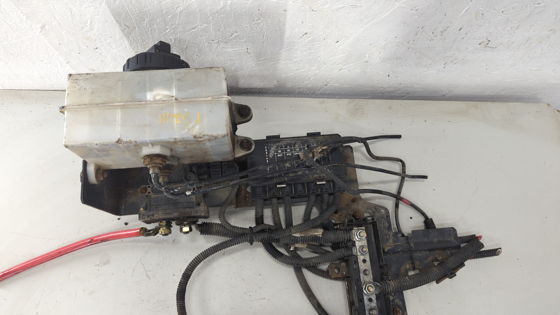 Выключатель массы