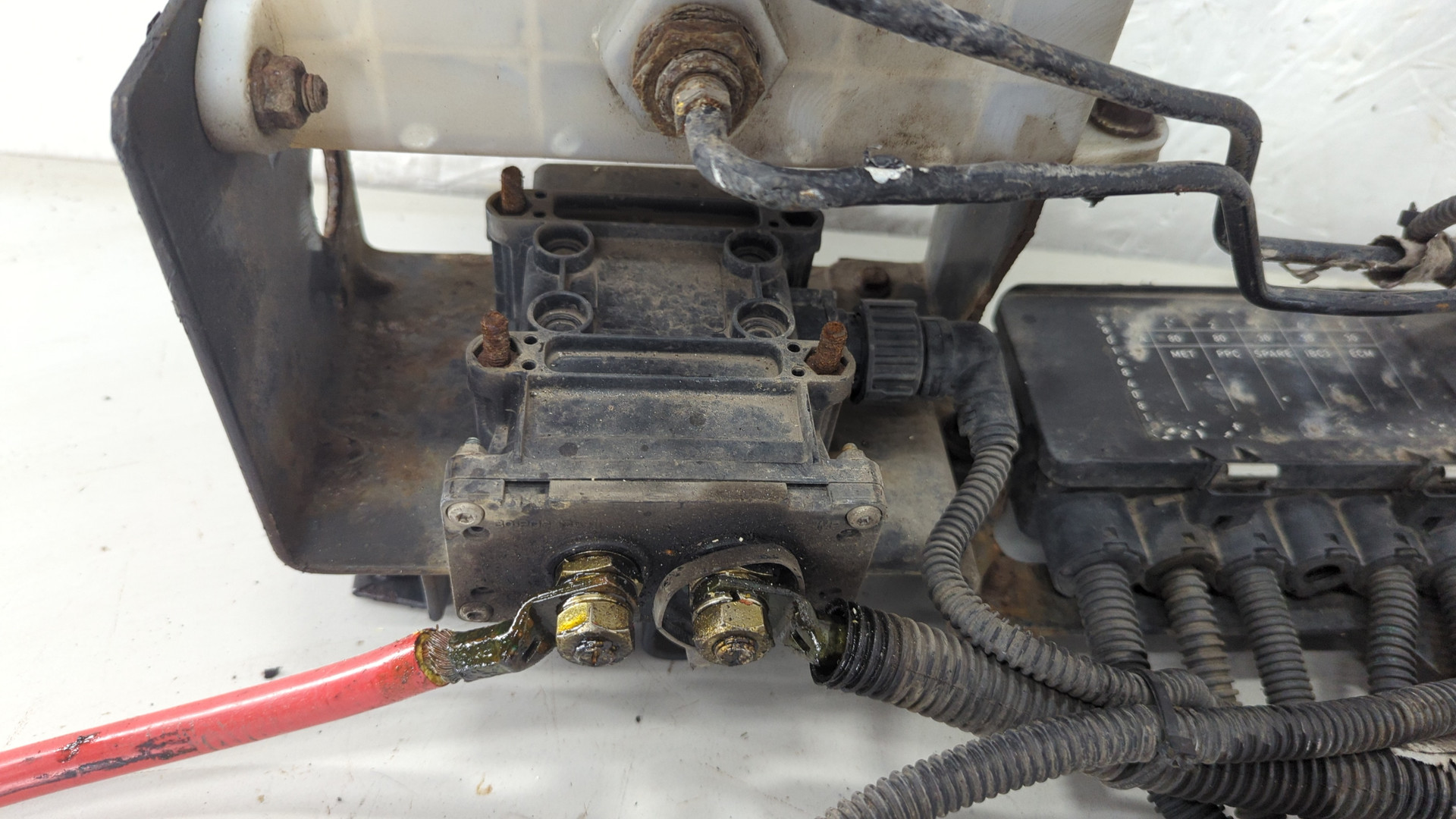 Выключатель массы