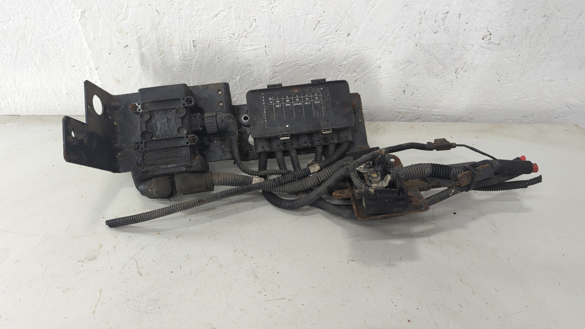 Выключатель массы