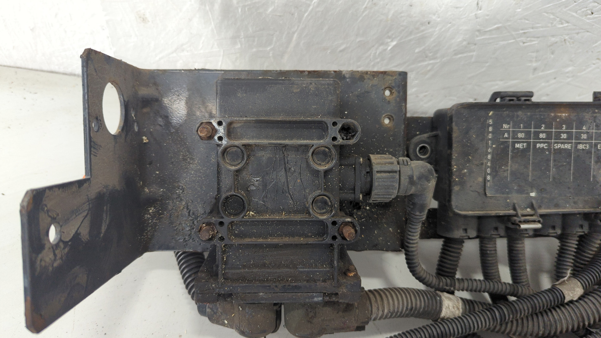 Выключатель массы