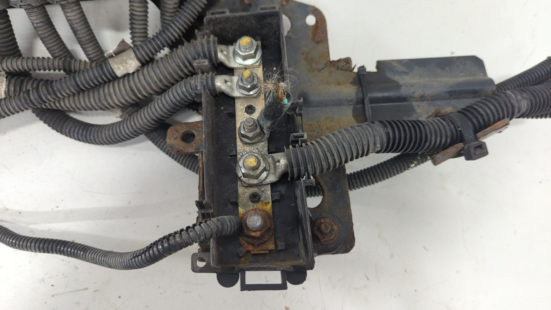 Выключатель массы