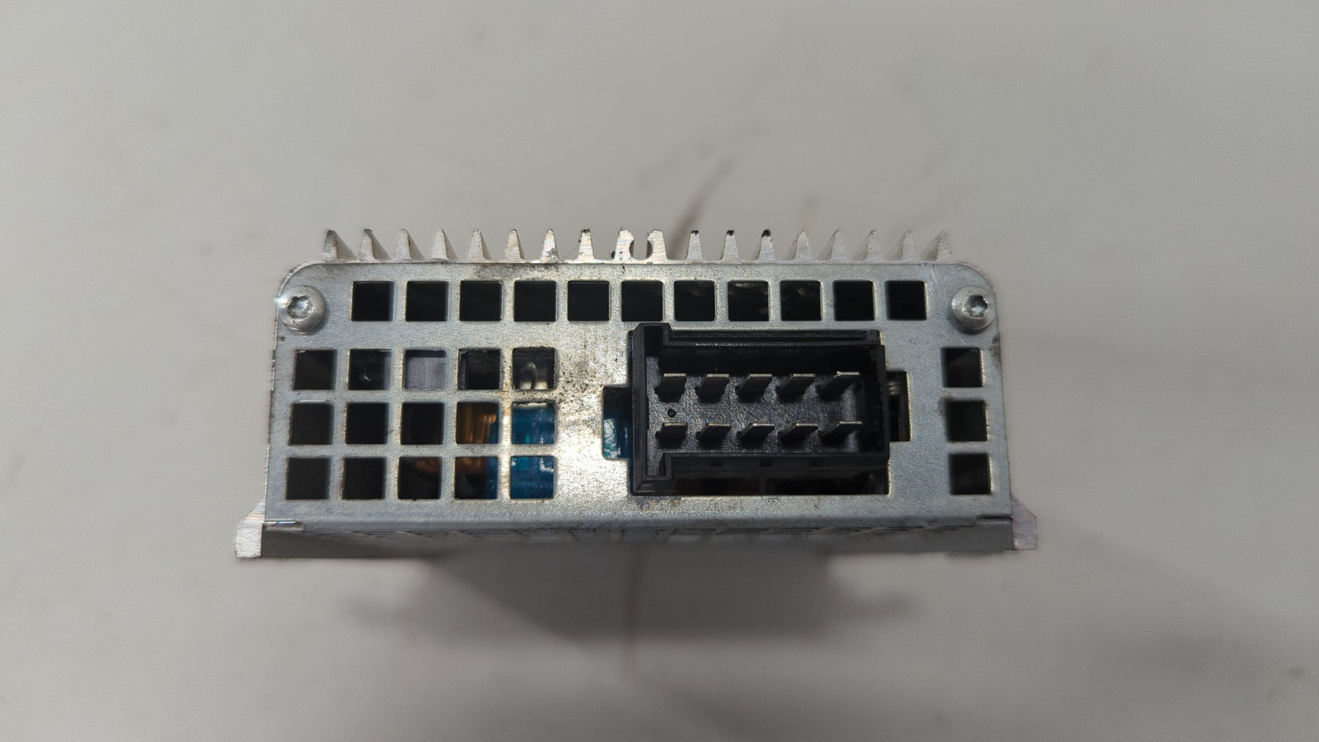 Преобразователь напряжения (адаптер)