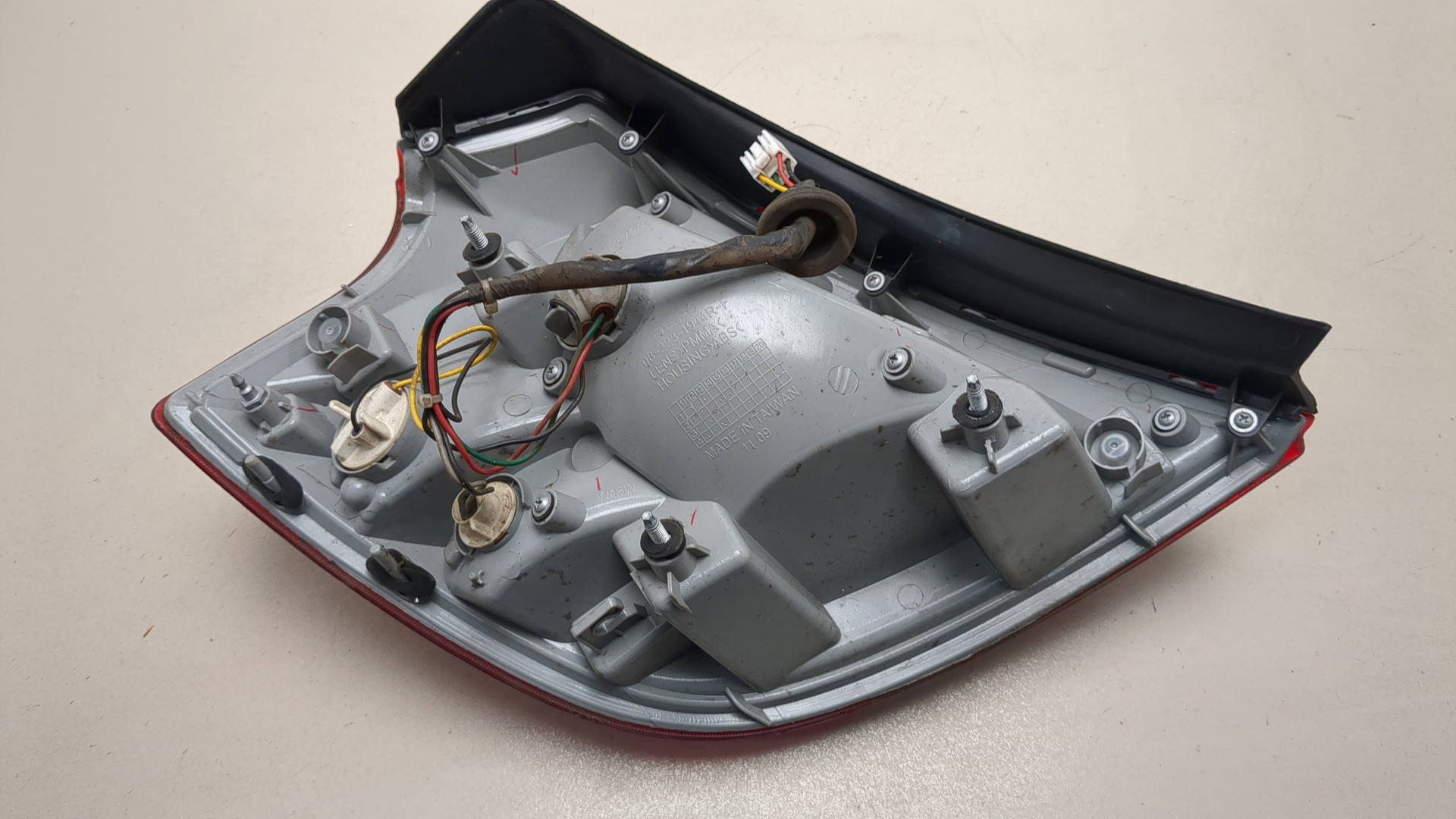 Фонарь задний правый