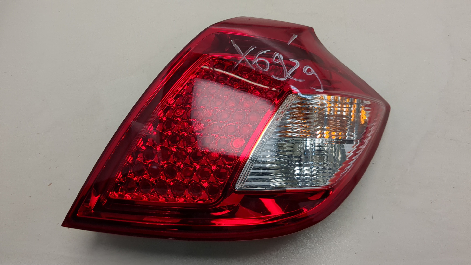 Фонарь задний правый