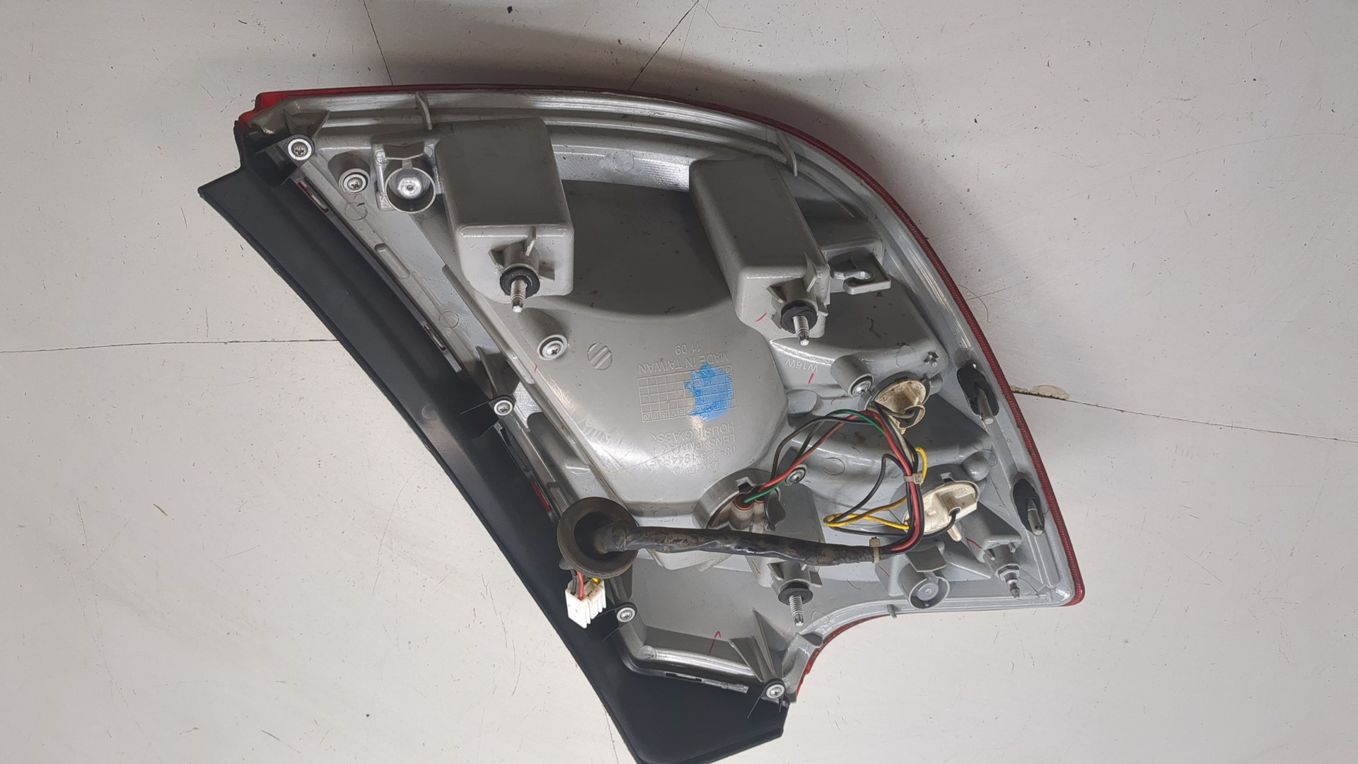 Фонарь задний правый