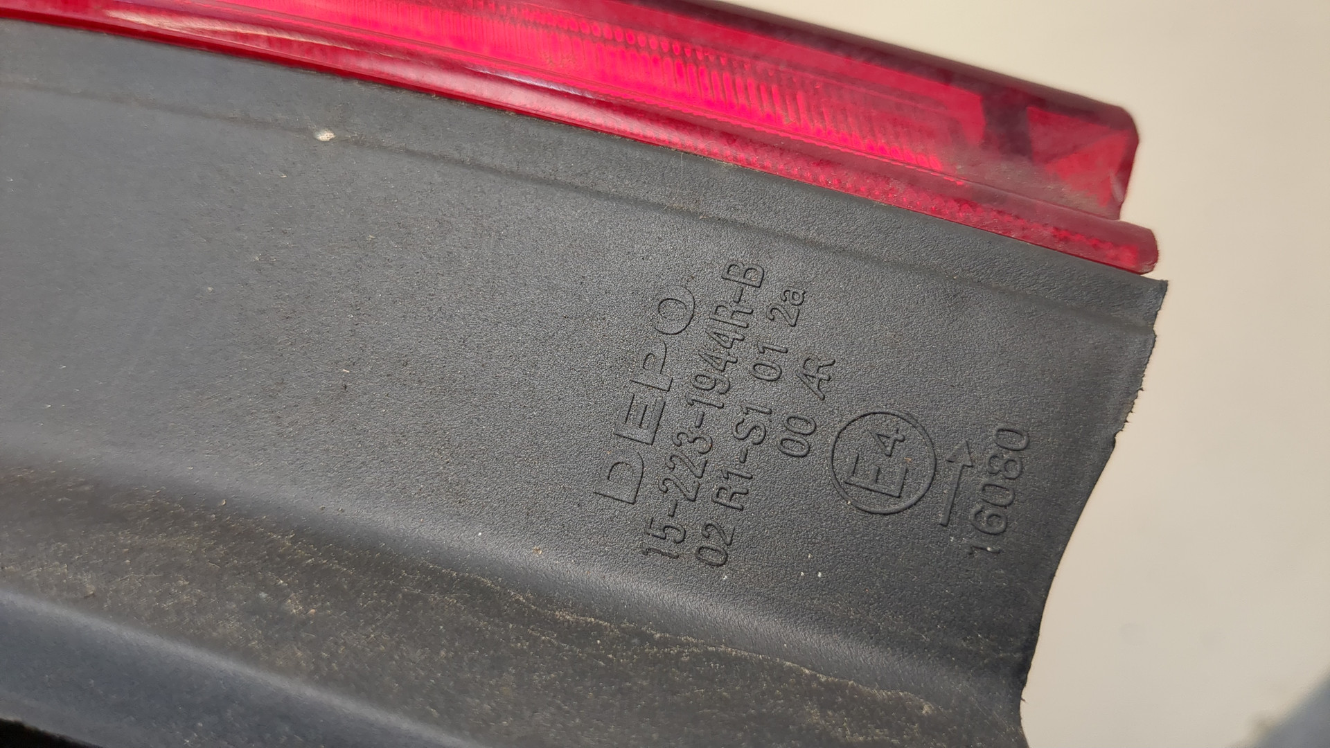 Фонарь задний правый